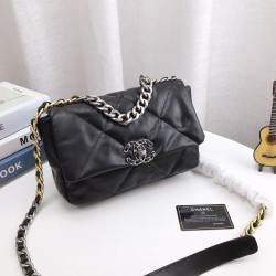 CHANEL 19 BAG