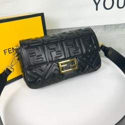 FENDI Baguette