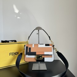 FENDI Baguette