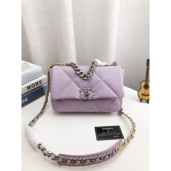CHANEL 19 BAG