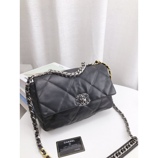 CHANEL 19 BAG