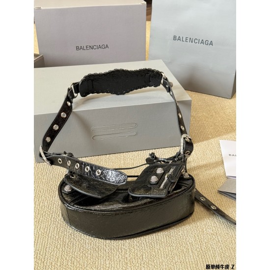Balenciaga Le Cagole