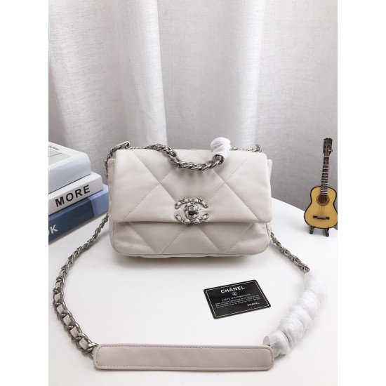 CHANEL 19 BAG