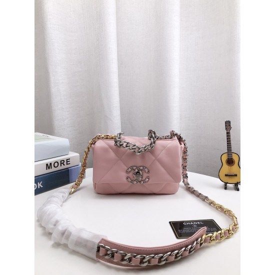 CHANEL 19 BAG
