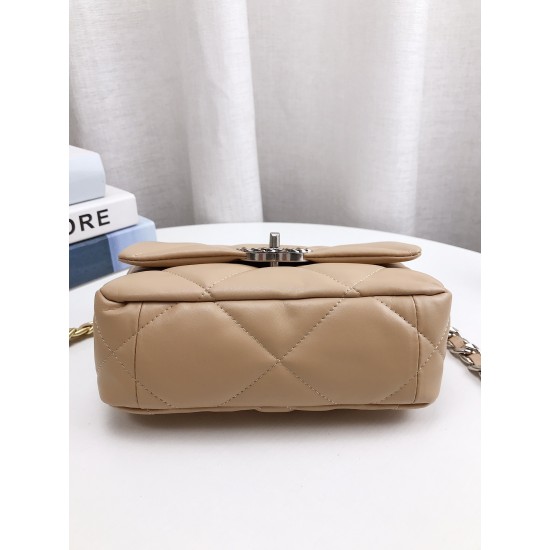 CHANEL 19 BAG