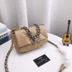 CHANEL 19 BAG