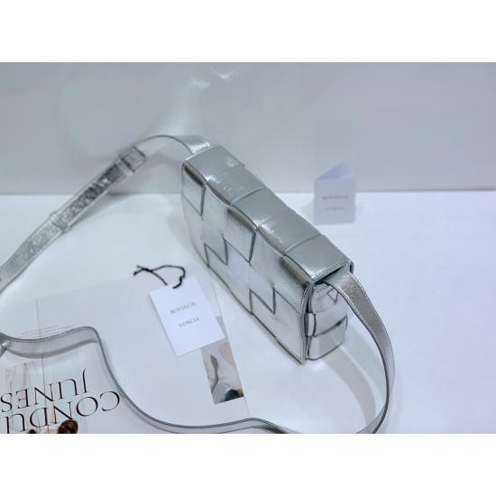 Bottega Veneta Cassette Bottega Veneta Cassette