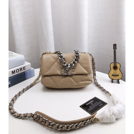 CHANEL 19 BAG