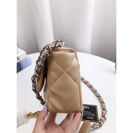 CHANEL 19 BAG