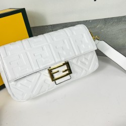 FENDI Baguette