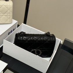 Dior Caro