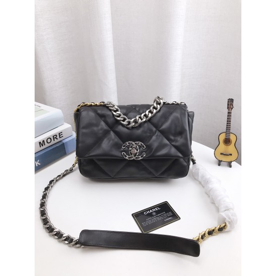 CHANEL 19 BAG