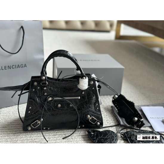 Balenciaga Le Cagole
