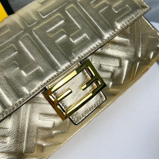 FENDI Baguette