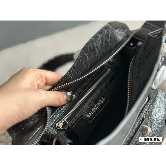 Balenciaga Le Cagole