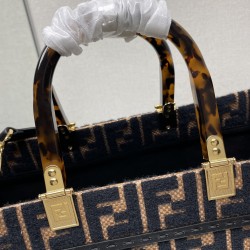 FENDI Tote Bags