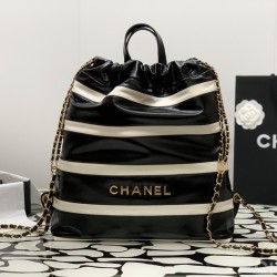 CHANEL 22 Bag