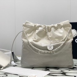 CHANEL 22 Bag