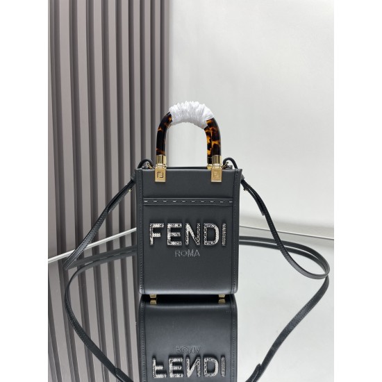 FENDI Tote Bags