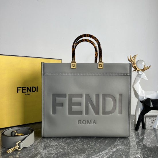 FENDI Tote Bags