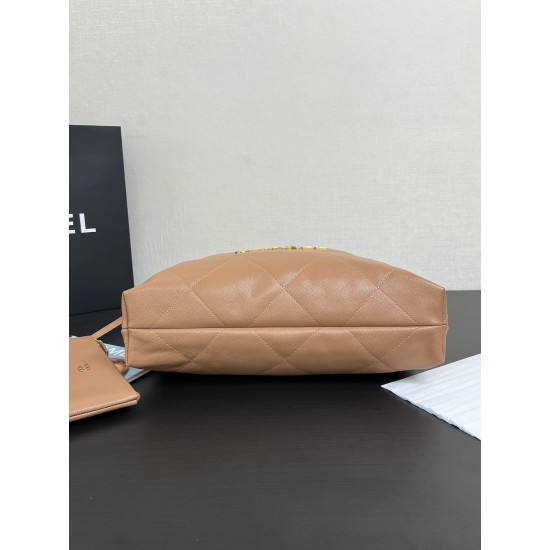 CHANEL 22 Bag
