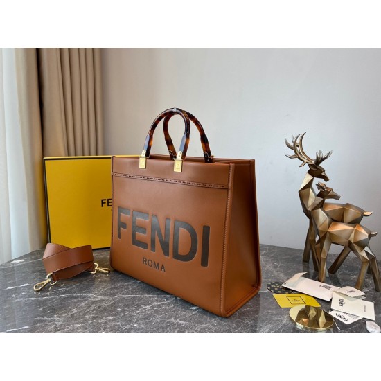 FENDI Tote Bags