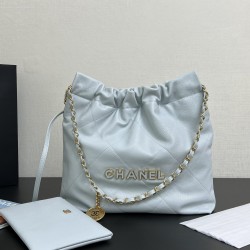 CHANEL 22 Bag