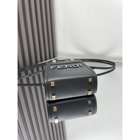 FENDI Tote Bags