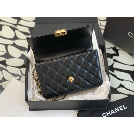 CHANEL BOY BAG