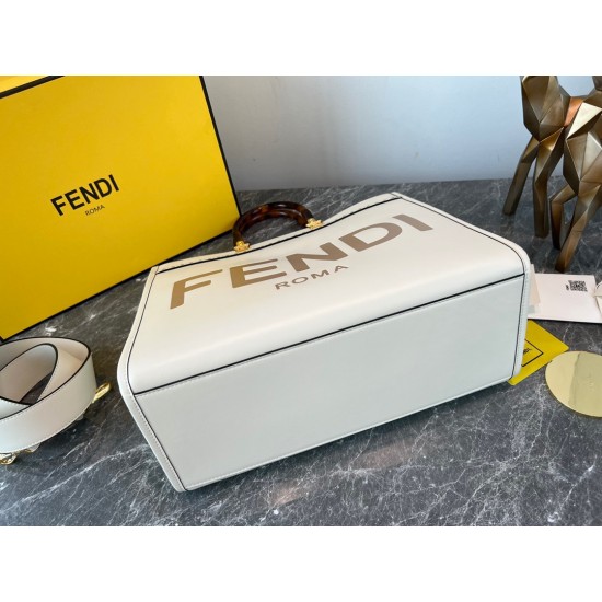 FENDI Tote Bags