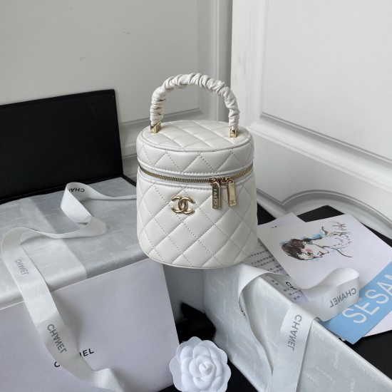 CHANEL BUCKET