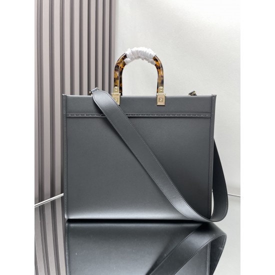 FENDI Tote Bags