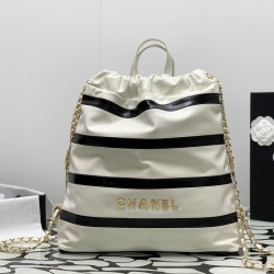 CHANEL 22 Bag