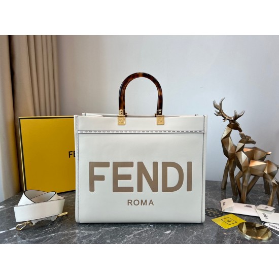 FENDI Tote Bags