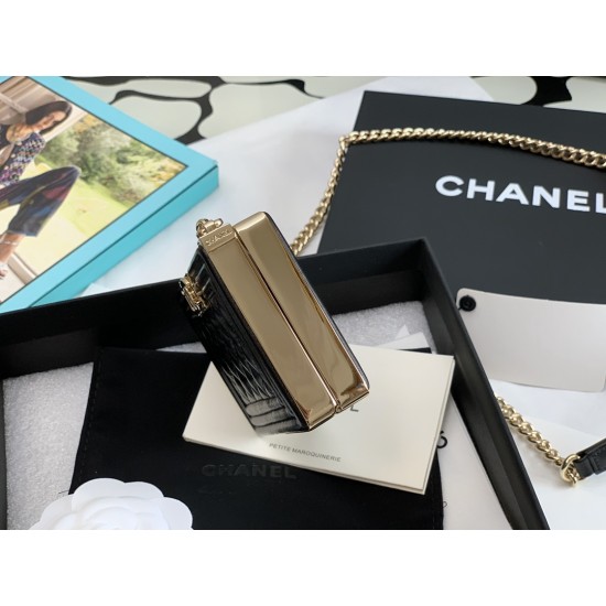 CHANEL BOY BAG