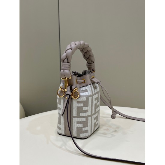 FENDI Bucket Bags