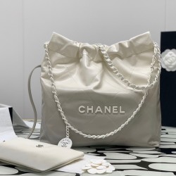 CHANEL 22 Bag