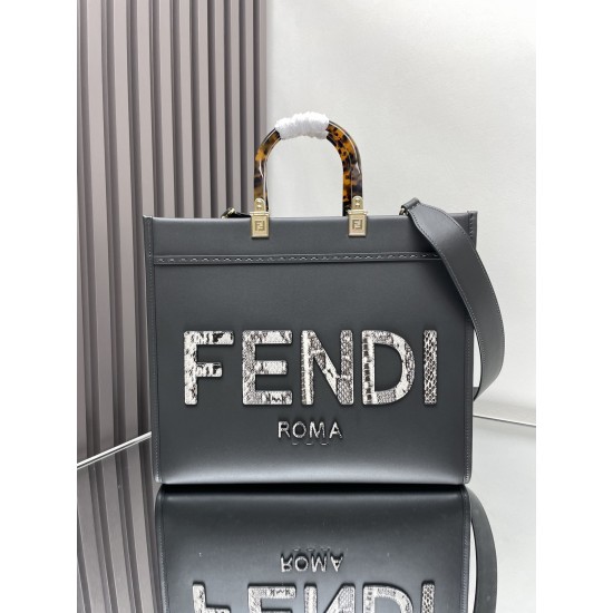 FENDI Tote Bags