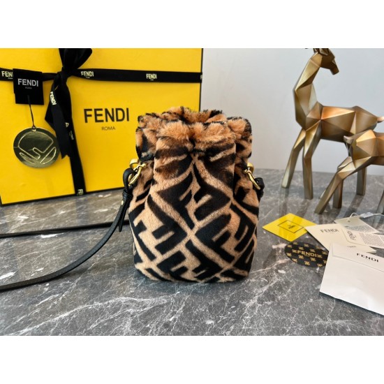 FENDI Bucket Bags