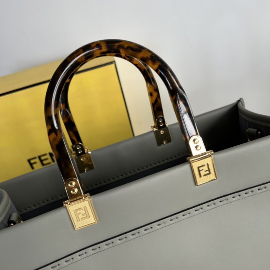 FENDI Tote Bags