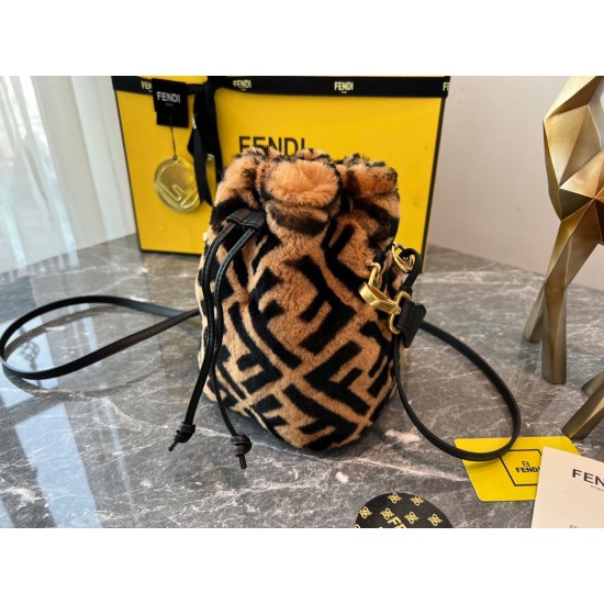 FENDI Bucket Bags