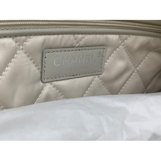 CHANEL 22 Bag