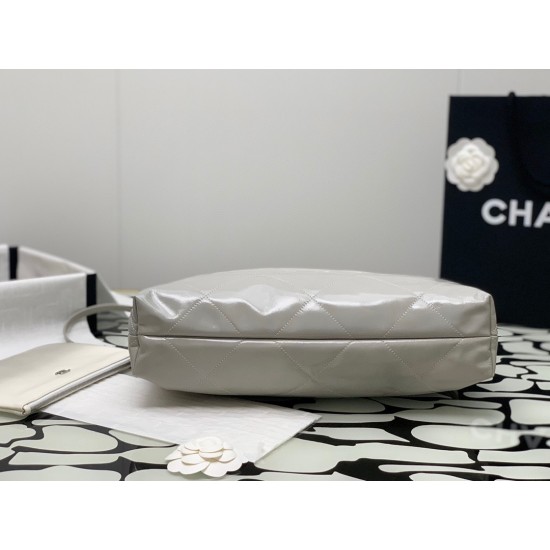 CHANEL 22 Bag