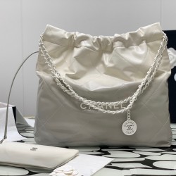 CHANEL 22 Bag