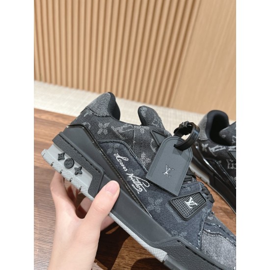 LV Trainer Sneaker