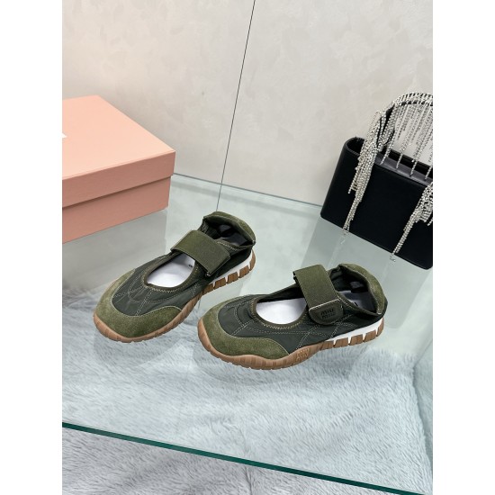 MiuMiu Sneakers