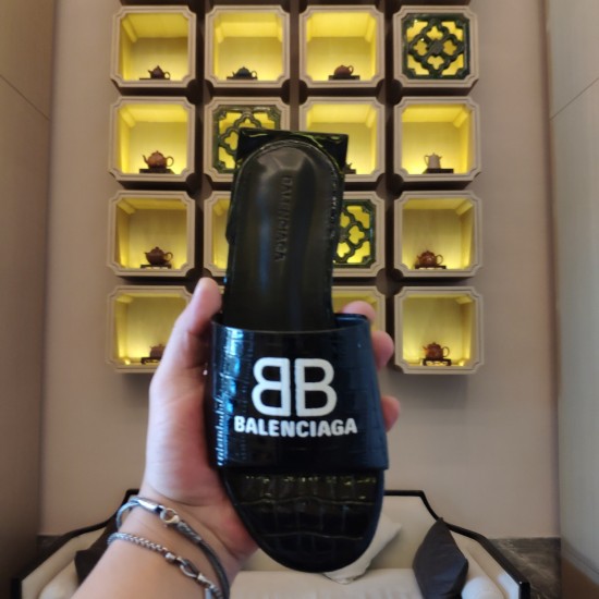 Balenciaga slippers Balenciaga slippers