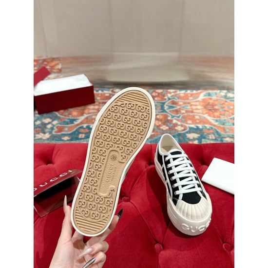 Gucci Sneakers