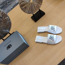 Balenciaga slippers