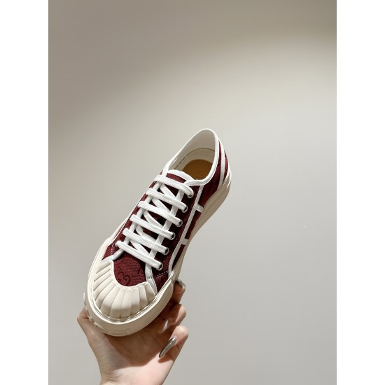 Gucci Sneakers